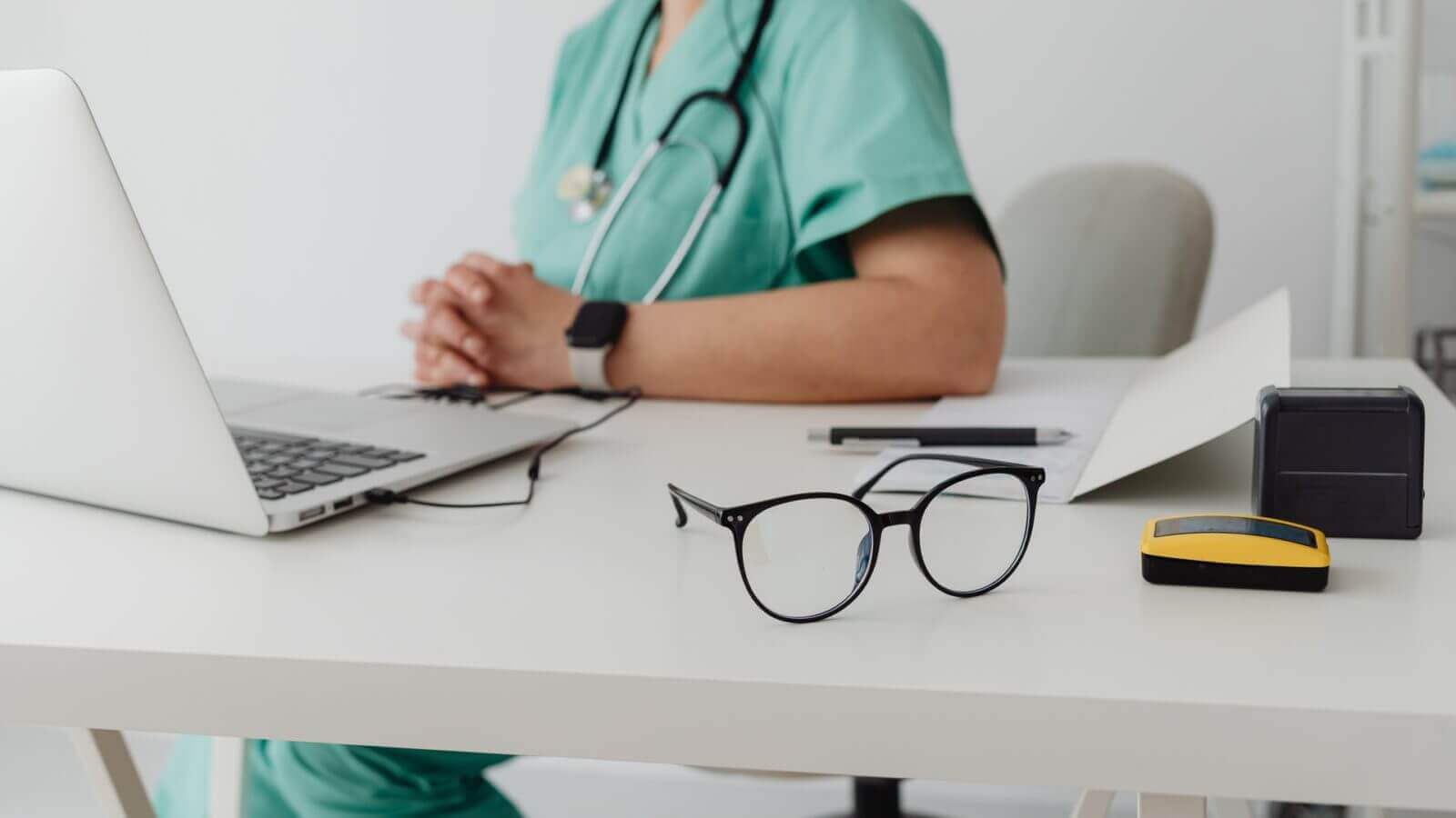 Veilig e-consults aanbieden via SMS | Spryng